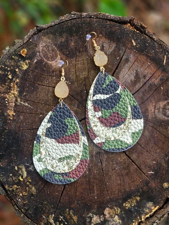 Jewelry - Earrings: Lady Huntress